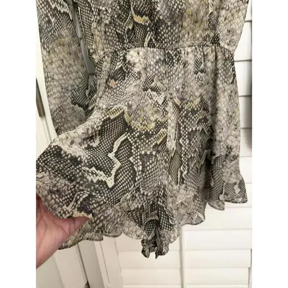 Show Me Your Mumu gray snakeskin print romper size Small - Picture 3 of 8